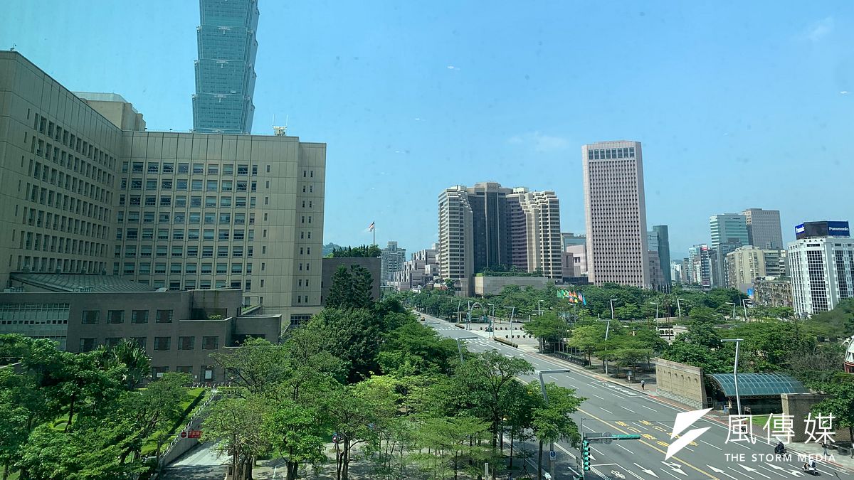 商仲業者表示,國泰置地、南山廣場近年租金更是勁揚,目前租金幾乎都在一坪4000元以上。(圖/富比士地產王提供) 商仲業者表示,國泰置地、南山廣場近年租金更是勁揚,目前租金幾乎都在一坪4000元以上。(圖/富比士地產王提供)