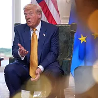 2025年7月27日、米国大統領トランプがスコットランドでEU委員会委員長フォン・デア・ライエンと会談。(AP通信) 2025年7月27日、米国大統領トランプがスコットランドでEU委員会委員長フォン・デア・ライエンと会談。(AP通信)