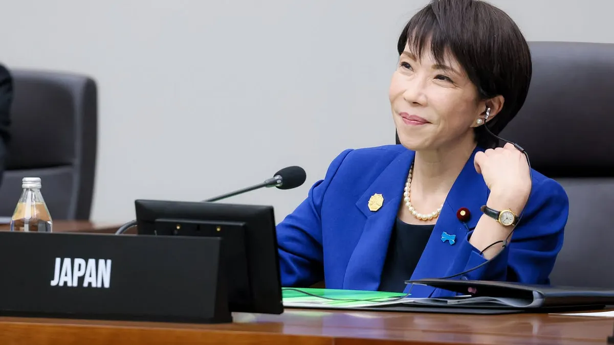 当初、日本側は今月22日から23日に南アフリカで開催予定のG20サミット期間中に、高市早苗氏と中国の李強首相との会談を設定して中日政府間のコミュニケーションを再開したいと考えていた。しかし、中国外務省の毛寧報道官は17日に「会見の予定はない」と明確に返答。これについて官房長官の木原稔氏は、日本は依然として「日中間のさまざまな対話に対して開放的である」と応じた。(写真/高市首相のフェイスブック提供) 当初、日本側は今月22日から23日に南アフリカで開催予定のG20サミット期間中に、高市早苗氏と中国の李強首相との会談を設定して中日政府間のコミュニケーションを再開したいと考えていた。しかし、中国外務省の毛寧報道官は17日に「会見の予定はない」と明確に返答。これについて官房長官の木原稔氏は、日本は依然として「日中間のさまざまな対話に対して開放的である」と応じた。(写真/高市首相のフェイスブック提供)