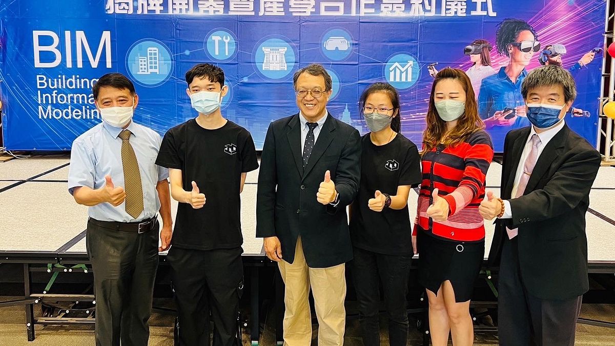 宏國德霖科大與智光商工聯手培育室內設計人才,業界稱許馬上簽約。(圖/宏國德霖科大提供) 宏國德霖科大與智光商工聯手培育室內設計人才,業界稱許馬上簽約。(圖/宏國德霖科大提供)