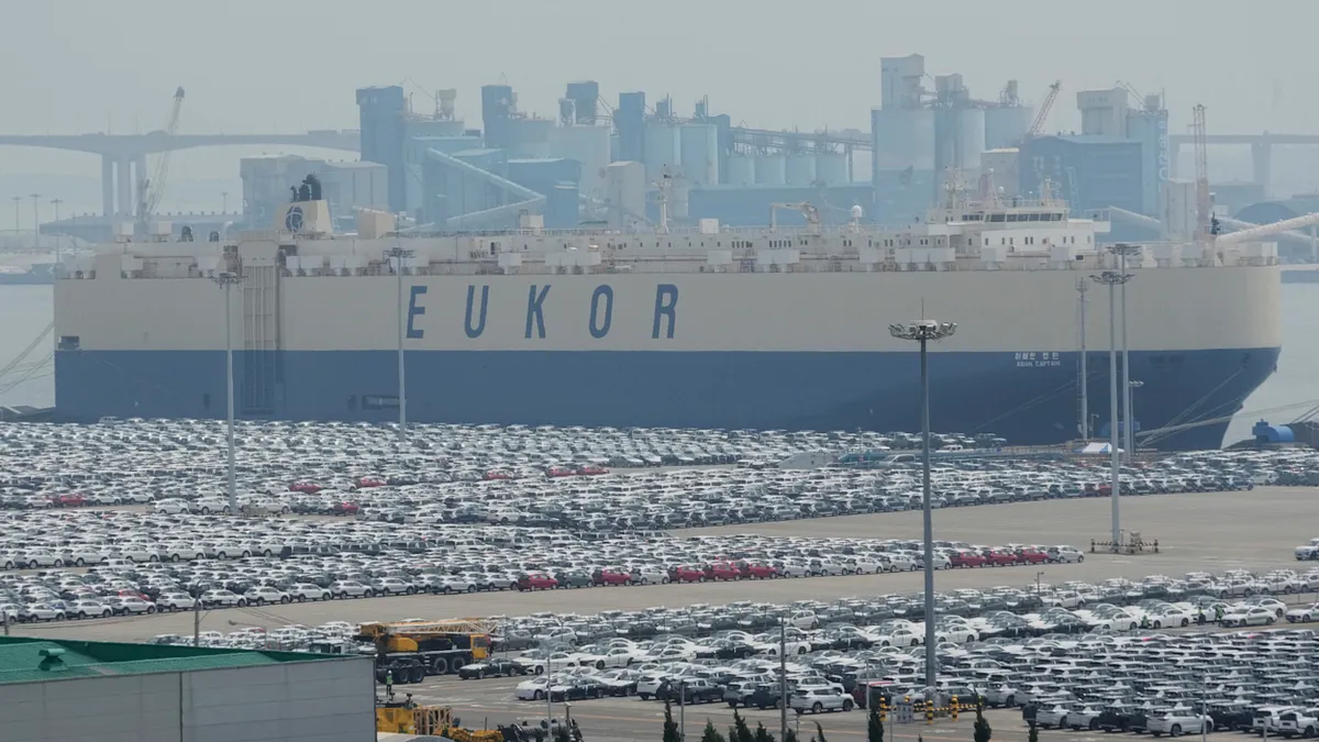 韓規外匯車崛起!價格更便宜、配備更豐富,Toyota Sienna 便宜70萬以上,不受關稅影響成水貨車市場新藍海!(美聯社) 韓規外匯車崛起!價格更便宜、配備更豐富,Toyota Sienna 便宜70萬以上,不受關稅影響成水貨車市場新藍海!(美聯社)