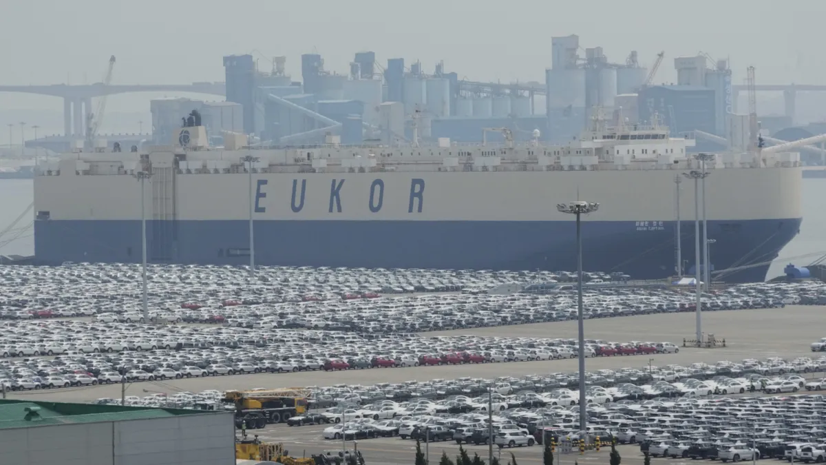 韓規外匯車崛起!價格更便宜、配備更豐富,Toyota Sienna 便宜70萬以上,不受關稅影響成水貨車市場新藍海!(美聯社)