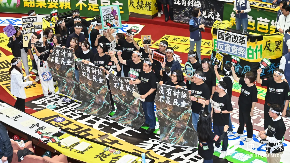 國會改革五法5月28日在立法院通過,但民進黨揚言要提出釋憲,行政院可能提出覆議,監察院指稱違反憲政分立原則。(陳昱凱攝)