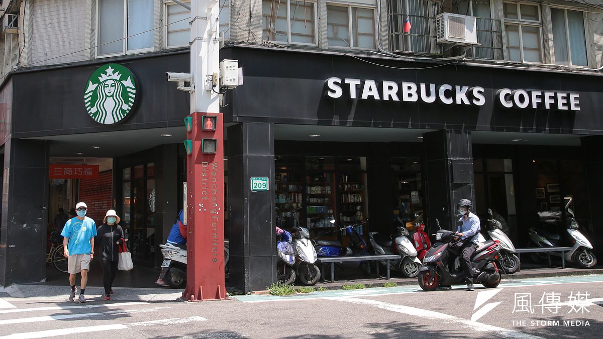 星巴克今年Q1財報慘兮兮,全球銷售額重挫,市值一夕蒸發超過5000億。(顏麟宇攝) 星巴克今年Q1財報慘兮兮,全球銷售額重挫,市值一夕蒸發超過5000億。(顏麟宇攝)