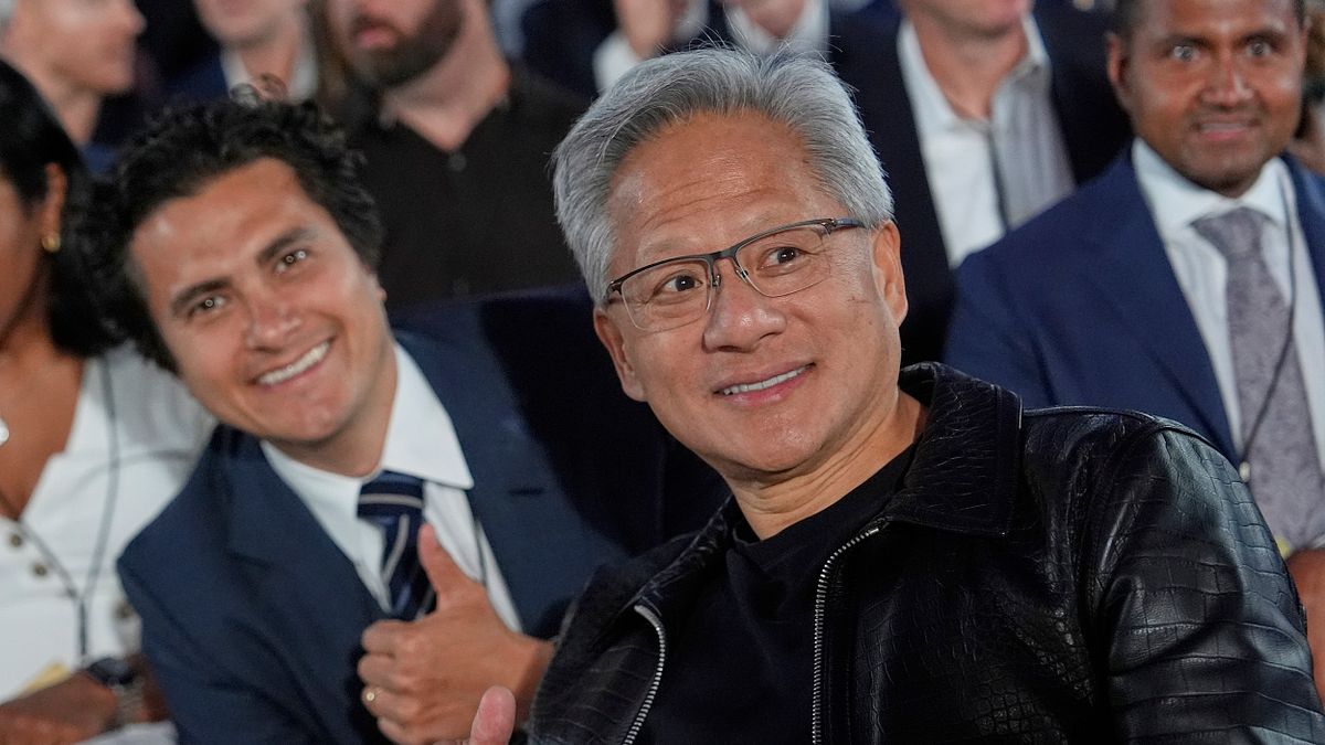 輝達成為人類社會史上第一家市值突破5兆美元企業 餐桌創業,黃仁勳怎麼辦到的