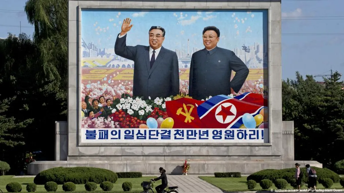 金正恩神隱超過兩周,流言滿天飛,有人說他裝死,有人說他裝活。事實上,他並不是第一個從公眾視野中神秘消失的金家人物。(圖/德國之聲) 金正恩神隱超過兩周,流言滿天飛,有人說他裝死,有人說他裝活。事實上,他並不是第一個從公眾視野中神秘消失的金家人物。(圖/德國之聲)