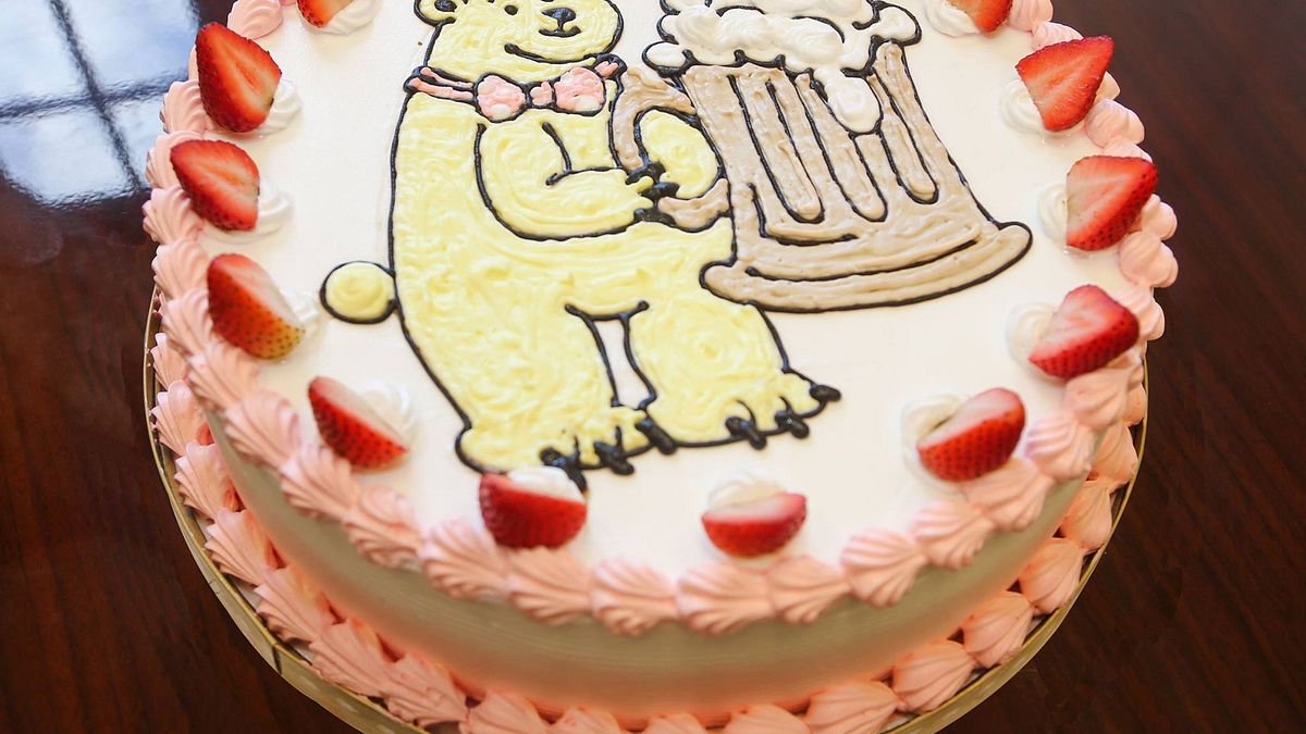 金熊(冰啤酒)蛋糕(取自馬英九臉書) 金熊(冰啤酒)蛋糕(取自馬英九臉書)