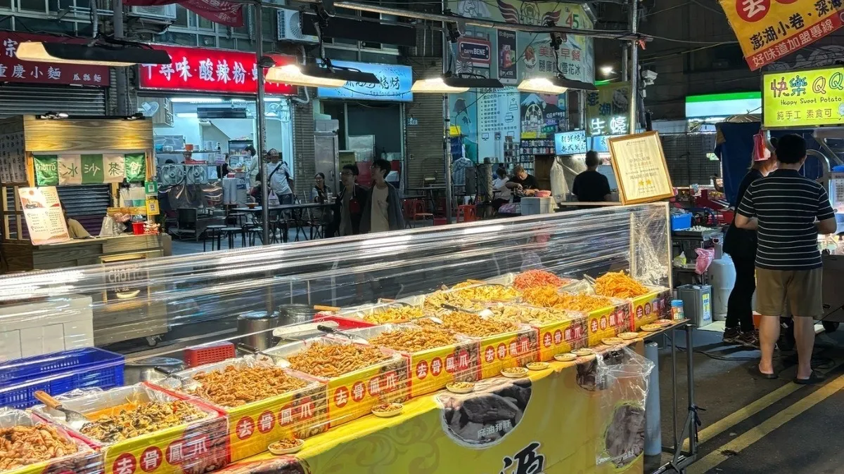 台湾夜市の特色料理である鴻福源は、深夜の軽い一杯や集まりの酒のつまみに最適な選択(画像/Medick Marketing Ltd.提供) 台湾夜市の特色料理である鴻福源は、深夜の軽い一杯や集まりの酒のつまみに最適な選択(画像/Medick Marketing Ltd.提供)