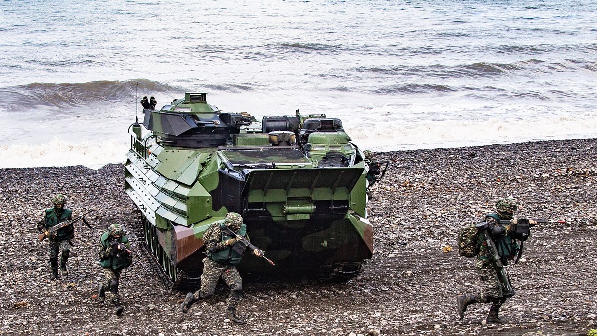 海軍陸戰隊及其遂行兩棲登陸作戰任務的能力保留與否,引發討論。(取自軍聞社) 海軍陸戰隊及其遂行兩棲登陸作戰任務的能力保留與否,引發討論。(取自軍聞社)