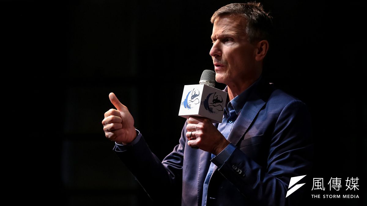 華盛頓郵報前北京分社社長潘文(John Pomfret )20日出席思沙龍「1949中國內戰的七十年後」專題講座。(顏麟宇攝) 華盛頓郵報前北京分社社長潘文(John Pomfret )20日出席思沙龍「1949中國內戰的七十年後」專題講座。(顏麟宇攝)