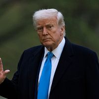 専門家は、米国のトランプ大統領の次のステップは、中国への関税引き上げだけでなく、台湾や日本などの重要なパートナー国に対して、世界的な対中経済戦線の構築を求めることだと指摘している。(資料写真、AP通信) 専門家は、米国のトランプ大統領の次のステップは、中国への関税引き上げだけでなく、台湾や日本などの重要なパートナー国に対して、世界的な対中経済戦線の構築を求めることだと指摘している。(資料写真、AP通信)