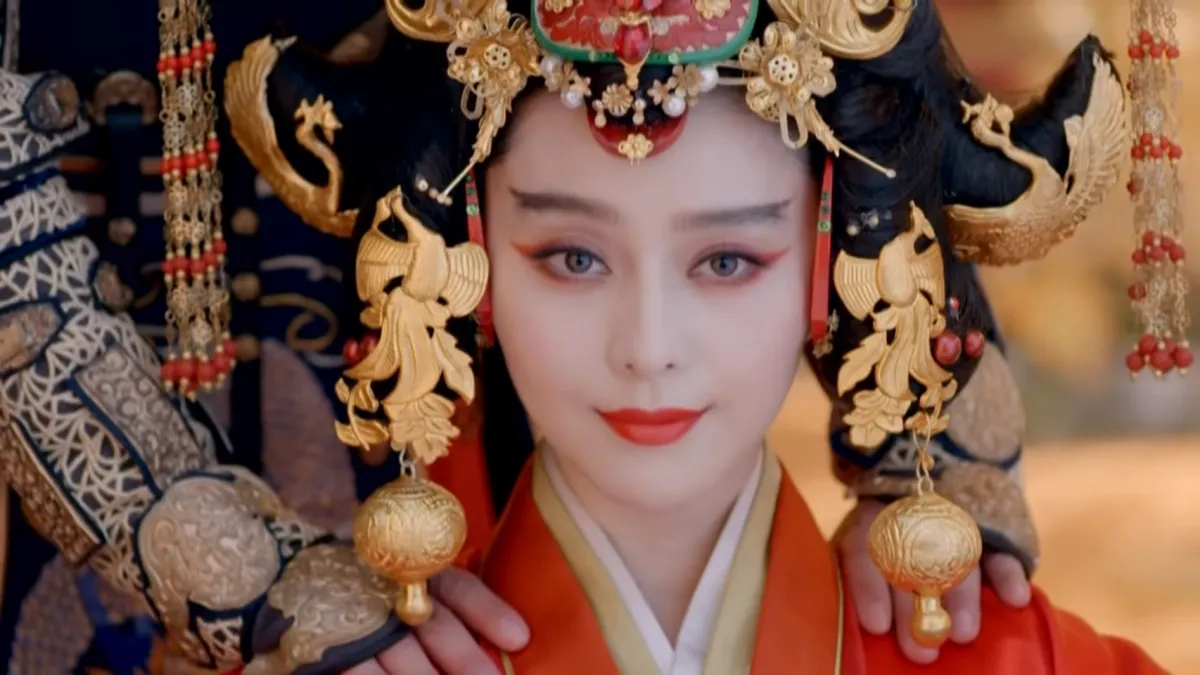 上官婉兒雖是武則天最親的親信,但最後卻也成為了扳倒武后政權的重要推手。(圖/翻攝自youtube)