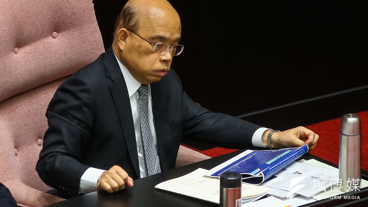 面對8月可能到來的公投大戰,行政院長蘇貞昌對於是否提出公投對案來正面迎戰,仍持保留態度。(資料照,顏麟宇攝) 面對8月可能到來的公投大戰,行政院長蘇貞昌對於是否提出公投對案來正面迎戰,仍持保留態度。(資料照,顏麟宇攝)