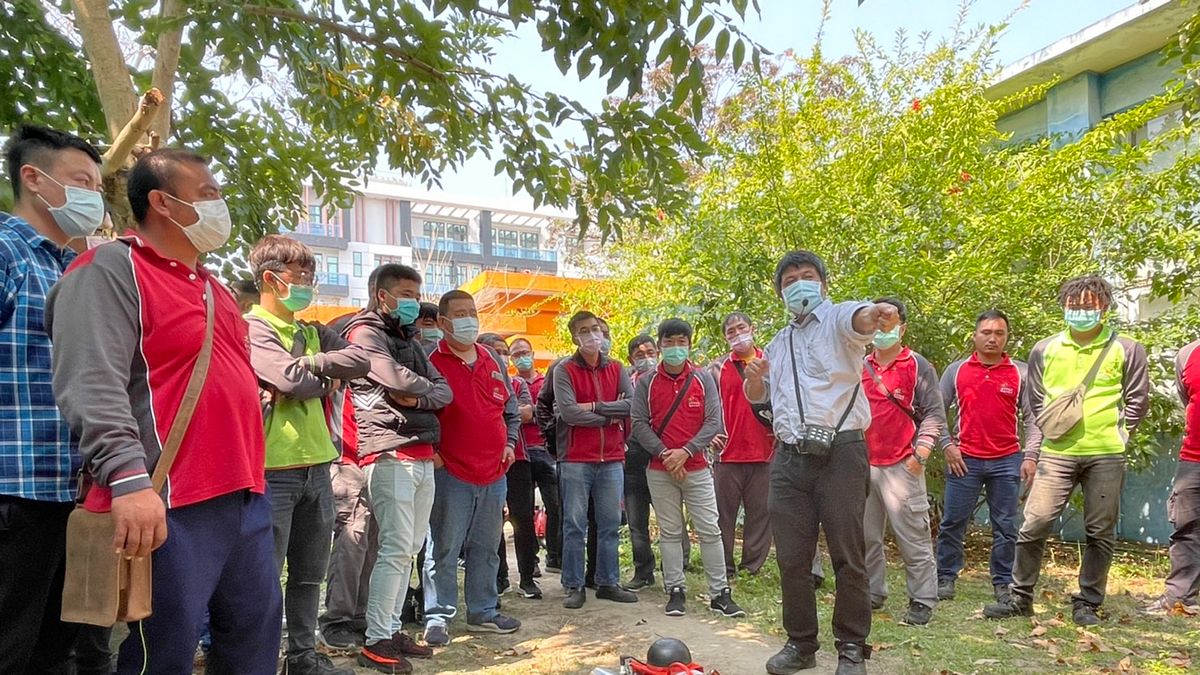 台中防疫整備完善且訓練有素-台中市政府環保局辦「110年病媒防治施藥人員教育訓練」,邀集業界實務經驗豐富的專業講師,傳授消毒安全作業技巧與知識。(圖/台中市政府提供) 台中防疫整備完善且訓練有素-台中市政府環保局辦「110年病媒防治施藥人員教育訓練」,邀集業界實務經驗豐富的專業講師,傳授消毒安全作業技巧與知識。(圖/台中市政府提供)