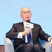 李大維は6月26日、新著『和光同塵:一位外交官的省思』を発表。書中で前総統蔡英文の2016年就任演説に言及し、米国ルートから得た情報として、中国側シンクタンク専門家の第一印象は比較的好意的だったが、「しかし台湾側の数名の前政治関係者が私利に基づき、北京当局に受け入れるべきではないと電話で告げた」と述べた。(劉偉宏撮影) 李大維は6月26日、新著『和光同塵:一位外交官的省思』を発表。書中で前総統蔡英文の2016年就任演説に言及し、米国ルートから得た情報として、中国側シンクタンク専門家の第一印象は比較的好意的だったが、「しかし台湾側の数名の前政治関係者が私利に基づき、北京当局に受け入れるべきではないと電話で告げた」と述べた。(劉偉宏撮影)