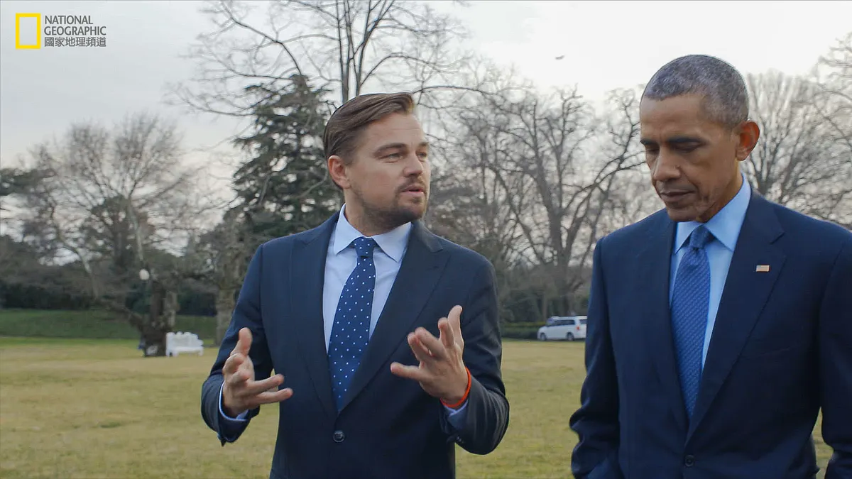 李奧納多與美國前總統歐巴馬。(圖/國家地理頻道《洪水來臨前》提供)
