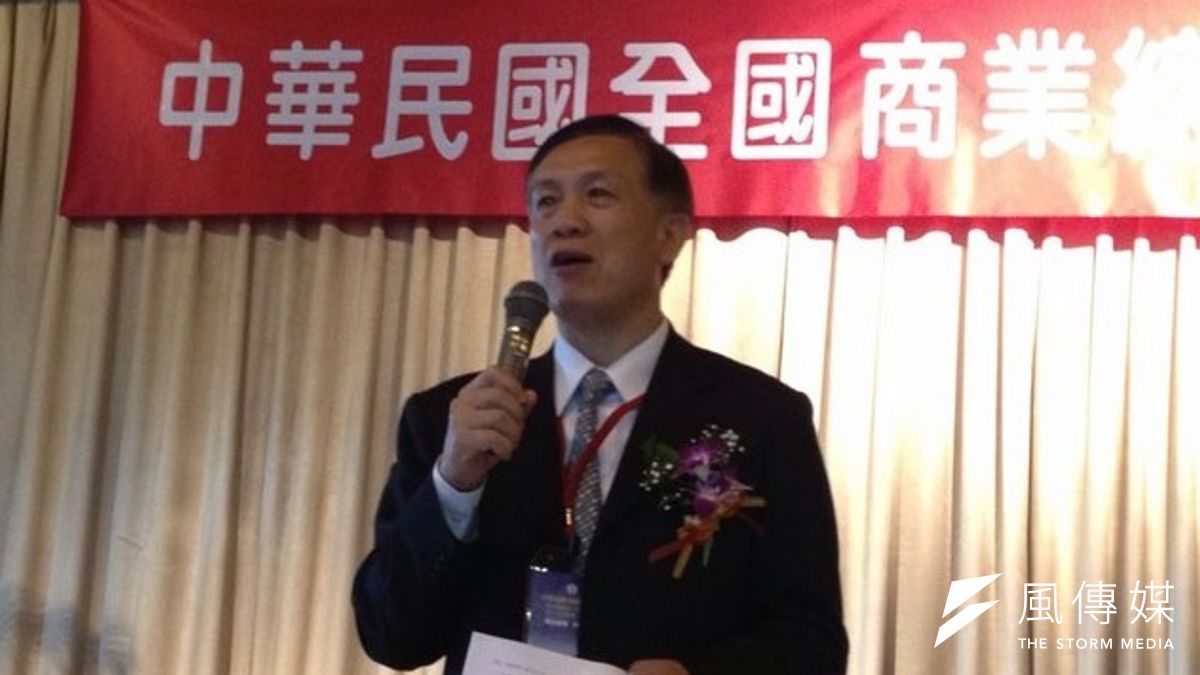 新任商總賴正鎰下午舉行就職典禮,他表達力挺勞動部「區域性基本工資」政策。(姚惠珍攝0 新任商總賴正鎰下午舉行就職典禮,他表達力挺勞動部「區域性基本工資」政策。(姚惠珍攝0