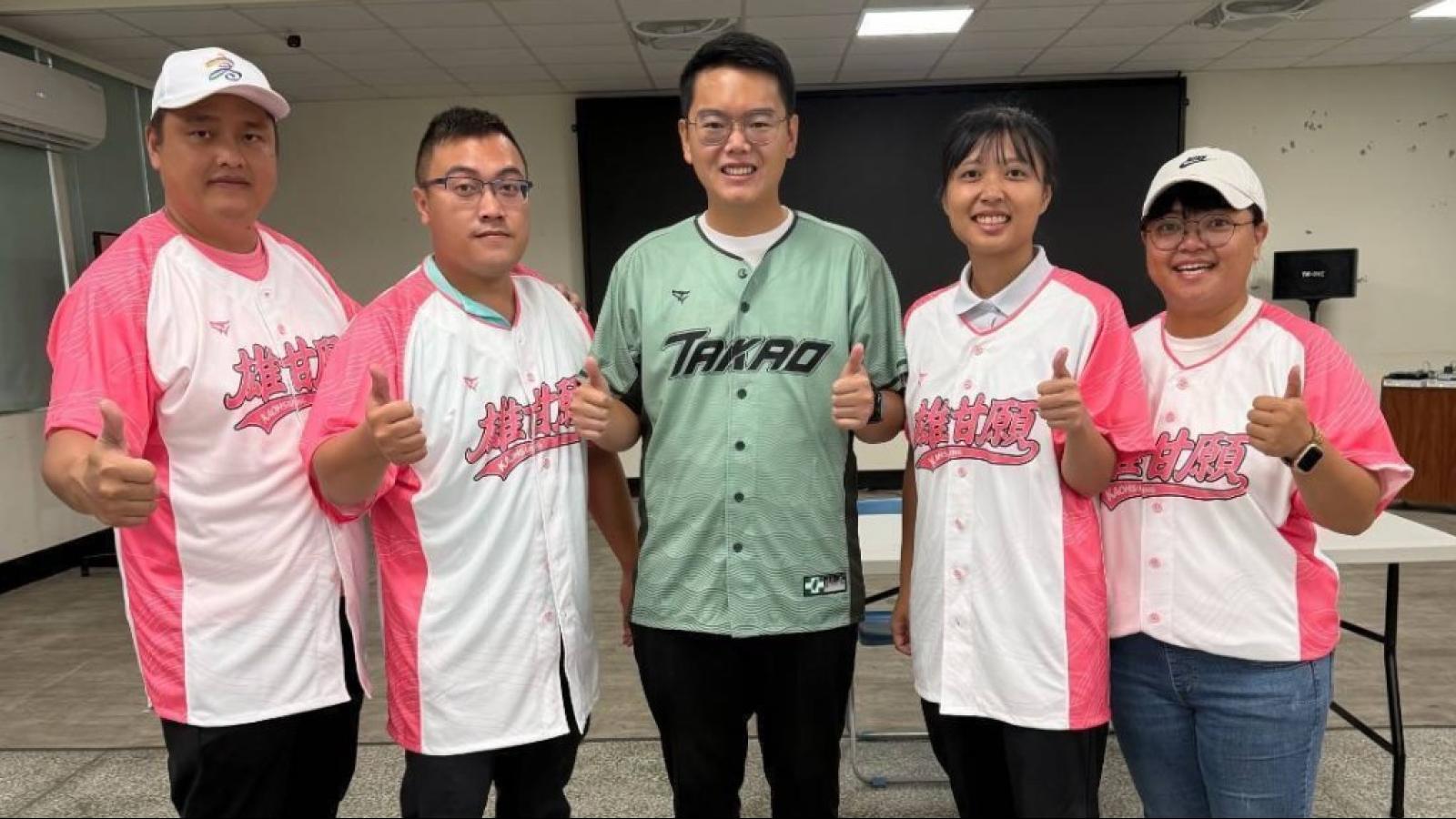 青年世代集結大寮!張耀中陪4位里長參選人完成登記 打造地方服務新力量