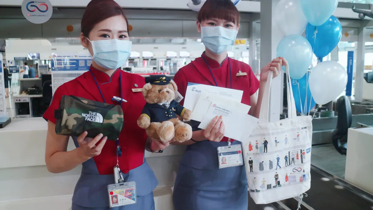 指揮中心宣布即日起提升華航航空機組員之檢疫措施規格及配套措施,包括提升檢疫規範、安排採檢等。(資料照,華航提供)