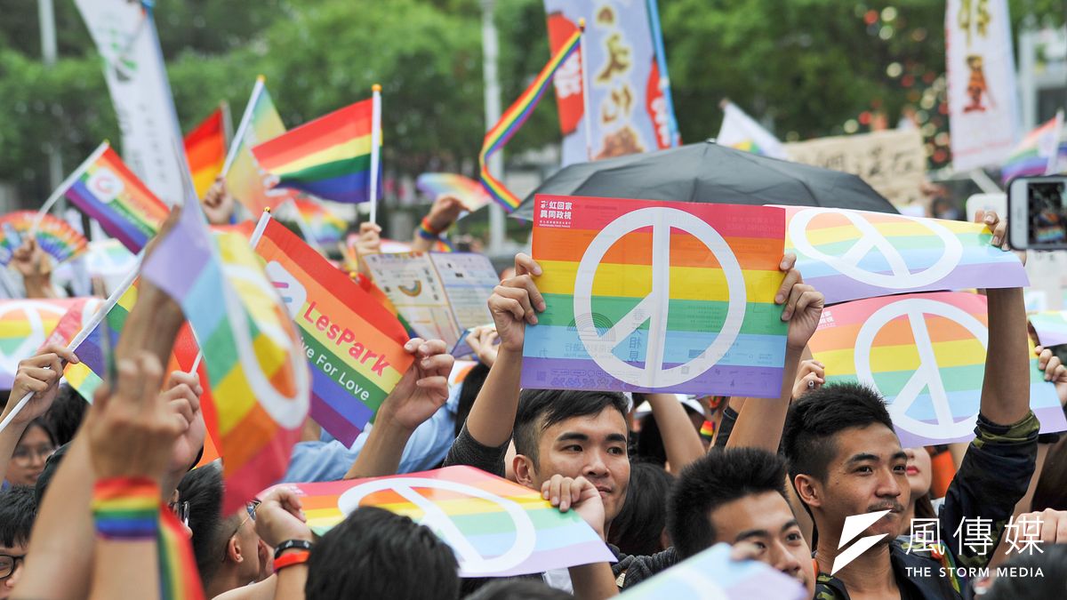 同婚將於5月24日合法化,但中央仍尚未訂出專法,而部分縣市戶政事務所則已開放預約登記。(資料照,甘岱民攝) 同婚將於5月24日合法化,但中央仍尚未訂出專法,而部分縣市戶政事務所則已開放預約登記。(資料照,甘岱民攝)