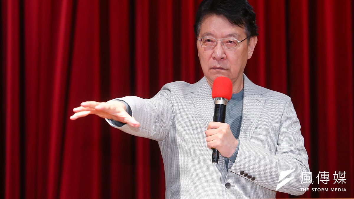 資深媒體人趙少康2日召開記者會指出,蔡政府面對中國的警告沒有收歛,如今卻被14億台幣的「鳳梨禁令」嚇倒。(資料照,顏麟宇攝) 資深媒體人趙少康2日召開記者會指出,蔡政府面對中國的警告沒有收歛,如今卻被14億台幣的「鳳梨禁令」嚇倒。(資料照,顏麟宇攝)