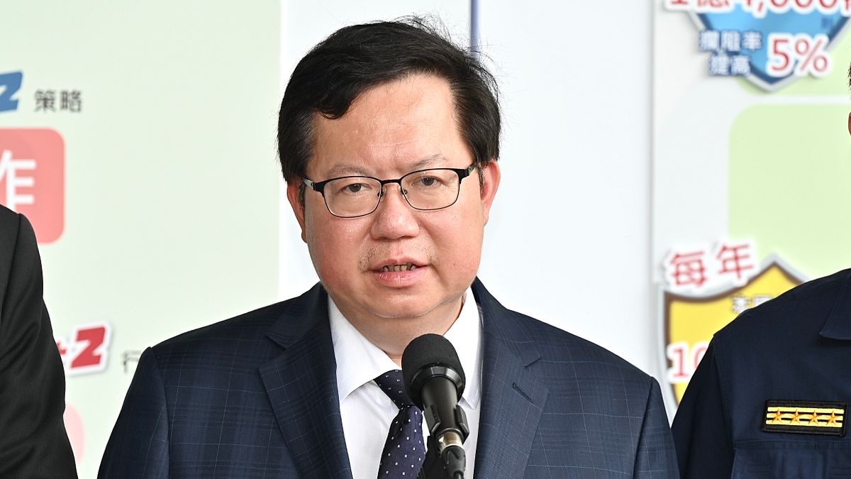 針對太魯閣號車廂內發現遺骨、遺物,行政院發言人林子倫表示,行政院副院長鄭文燦(見圖)已於今日邀集相關單位召開會議檢討,並請台鐵局主動協助家屬歸還遺物。(資料照,陳思明攝) 針對太魯閣號車廂內發現遺骨、遺物,行政院發言人林子倫表示,行政院副院長鄭文燦(見圖)已於今日邀集相關單位召開會議檢討,並請台鐵局主動協助家屬歸還遺物。(資料照,陳思明攝)