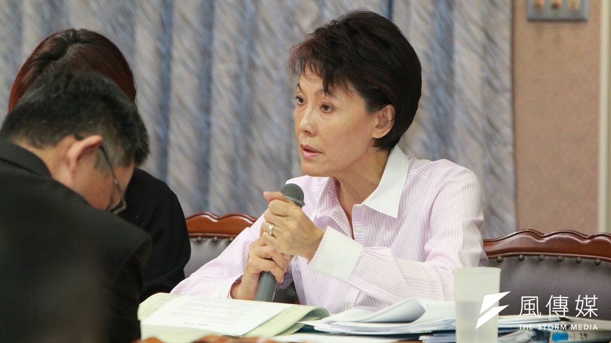 《不當黨產處理條例草案》6日在立法院內政、司法、財政的聯席委員會初審,藍委雖然試圖杯葛議事,但被民進黨團反將一軍。圖為國民黨立委黃昭順提出程序發言,但被主席直接交付表決破解。(林惟崧攝) 《不當黨產處理條例草案》6日在立法院內政、司法、財政的聯席委員會初審,藍委雖然試圖杯葛議事,但被民進黨團反將一軍。圖為國民黨立委黃昭順提出程序發言,但被主席直接交付表決破解。(林惟崧攝)