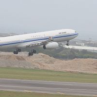 中国と日本の関係が緊迫する中、わずか3日間で中国発日本行きの航空券49万枚がキャンセルされ、中国人観光客の日本ボイコットの動きが強まっている。写真は中国国際航空の旅客機。(資料写真/柯承惠撮影) 中国と日本の関係が緊迫する中、わずか3日間で中国発日本行きの航空券49万枚がキャンセルされ、中国人観光客の日本ボイコットの動きが強まっている。写真は中国国際航空の旅客機。(資料写真/柯承惠撮影)