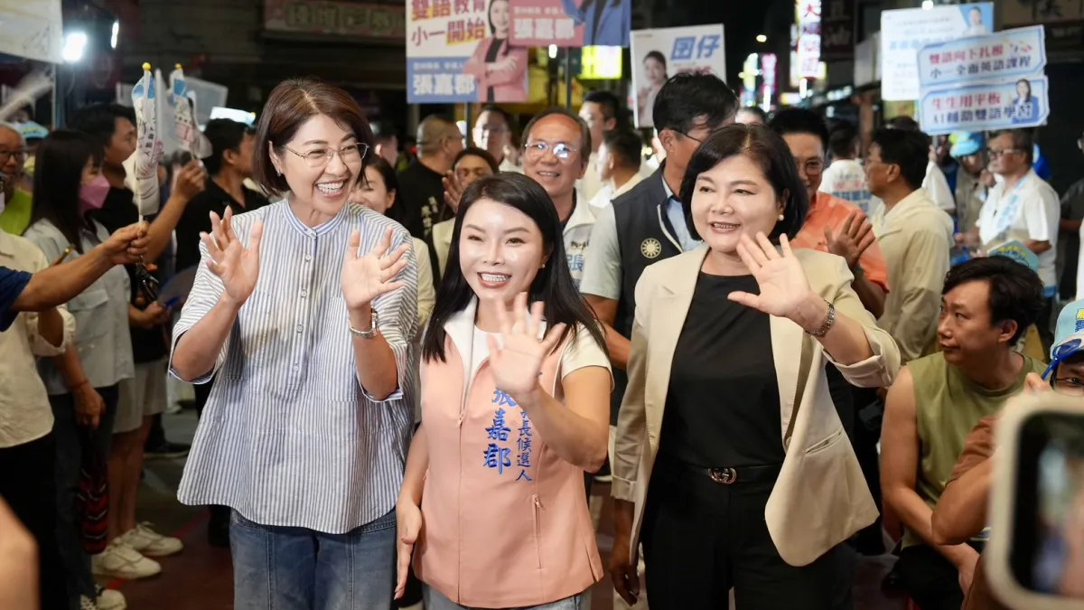 南投縣長許淑華前來西螺,為雲林縣長候選人張嘉郡站台。(圖/張嘉郡辦公室提供)