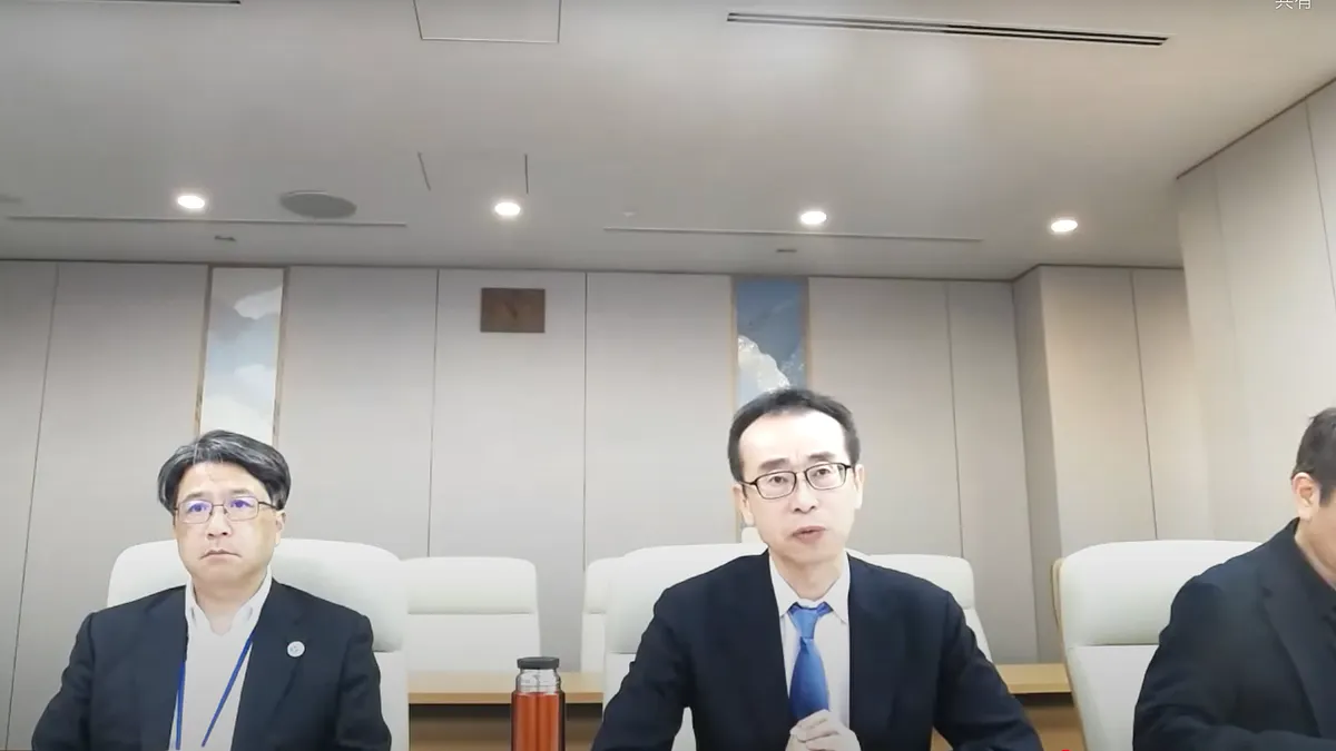 第9回アフリカ開発会議(TICAD9)の概要や意義、主要議題、日ア関係の展望について、14日のオンライン会見で外務省の堀内俊彦アフリカ部長と花田貴裕TICAD事務局長が説明した。(写真/フォーリン・プレスセンター提供) 第9回アフリカ開発会議(TICAD9)の概要や意義、主要議題、日ア関係の展望について、14日のオンライン会見で外務省の堀内俊彦アフリカ部長と花田貴裕TICAD事務局長が説明した。(写真/フォーリン・プレスセンター提供)