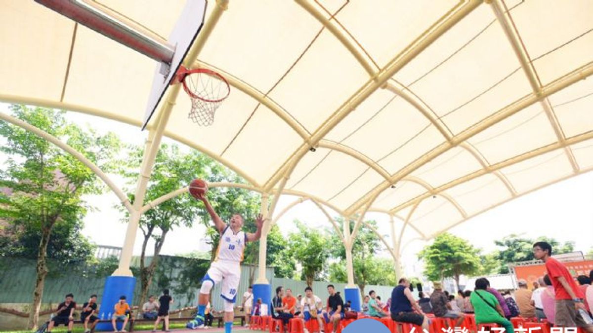 增加民眾雨天活動空間 桃園龍潭首座天幕球場啟用 增加民眾雨天活動空間 桃園龍潭首座天幕球場啟用