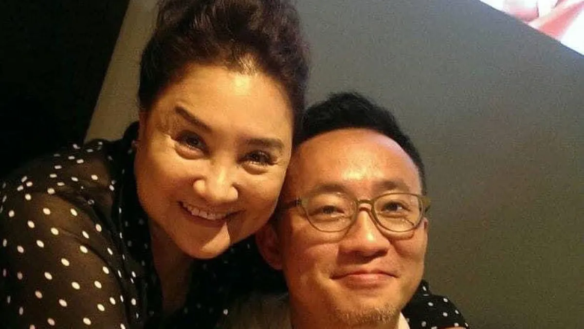 台語歌后陳盈潔(左)昨(12)日晚間病逝,享壽72歲。她晚年飽受中風、失智、急性腎衰竭及敗血症等病痛折磨,最終因多重器官衰竭離世。(圖/翻攝自許常德臉書)