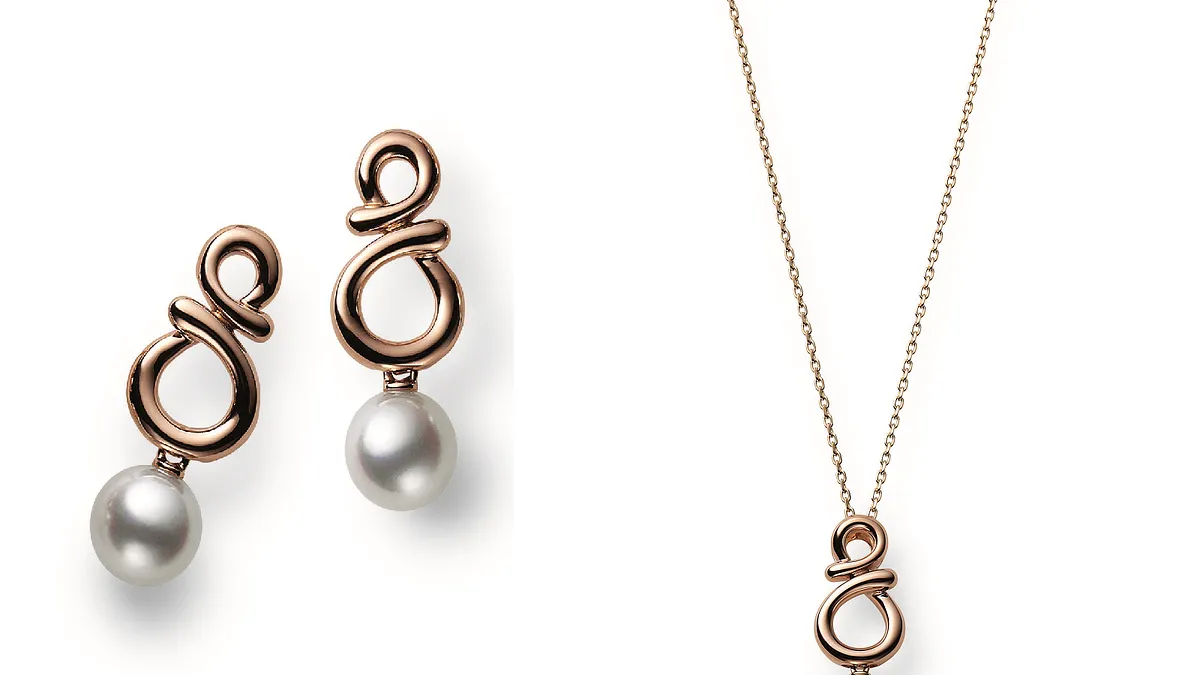 珍珠玫瑰金耳環及墜鍊,取材富有寓意「8」字幸運結。(圖/MIKIMOTO提供) 珍珠玫瑰金耳環及墜鍊,取材富有寓意「8」字幸運結。(圖/MIKIMOTO提供)