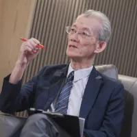 風傳媒のネット番組「下班瀚你聊」に出演した台湾大学政治学科の明居正名誉教授。(資料写真/柯承恵撮影) 風傳媒のネット番組「下班瀚你聊」に出演した台湾大学政治学科の明居正名誉教授。(資料写真/柯承恵撮影)