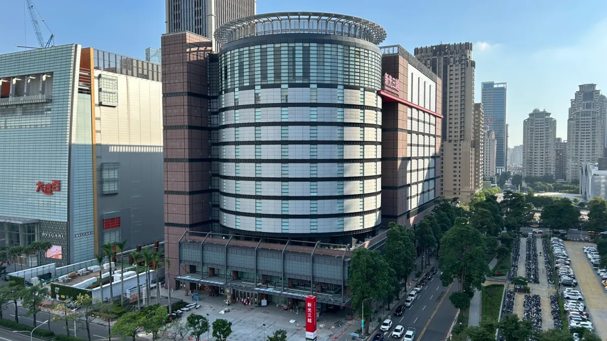 經台中市政府各機關(都發局、消防局、經發局等)進行審查後,確認符合各權責法令規定及程序,於9/26准予恢復使用。(圖/台中市政府)
