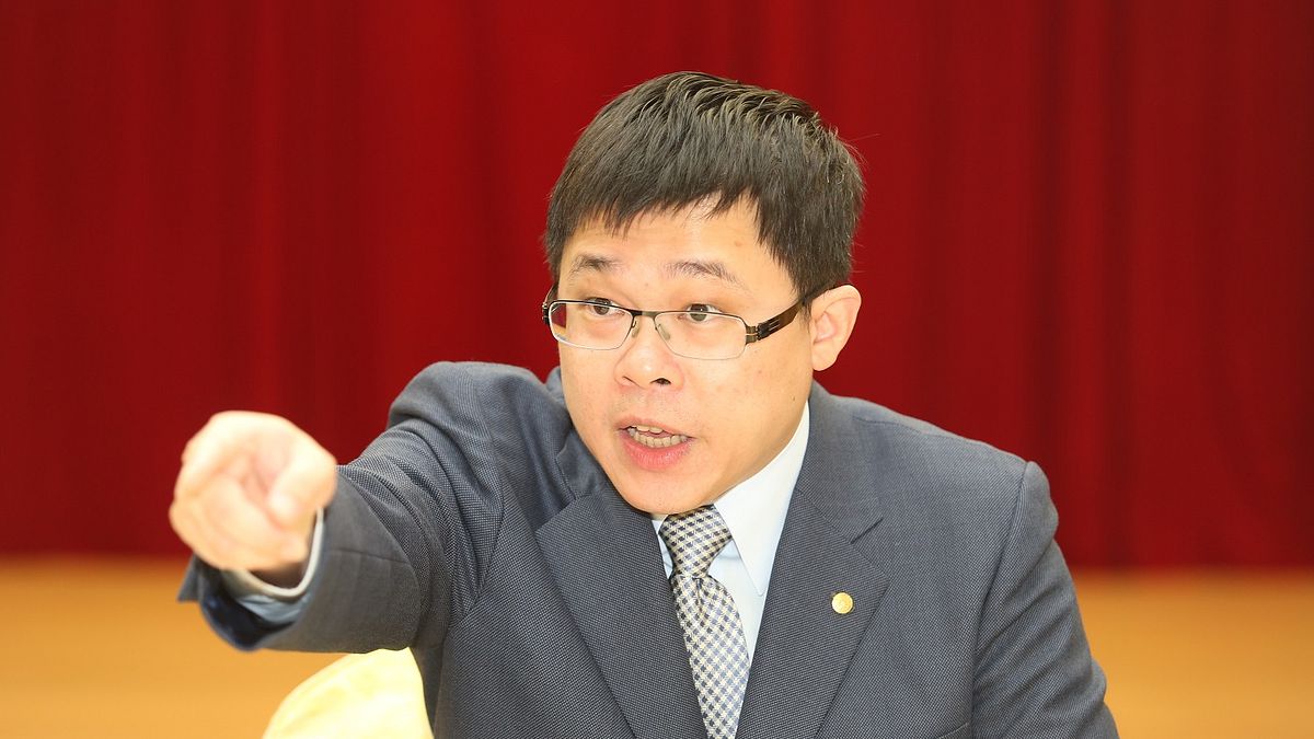 星宇航空董座張國煒(見圖)18日委託律師到北檢遞狀,控告大哥張國華與長榮老臣柯麗卿、戴錦銓、劉孟芬、吳界源等5人,涉嫌惡意違背張榮發遺囑。(資料照,吳逸驊攝) 星宇航空董座張國煒(見圖)18日委託律師到北檢遞狀,控告大哥張國華與長榮老臣柯麗卿、戴錦銓、劉孟芬、吳界源等5人,涉嫌惡意違背張榮發遺囑。(資料照,吳逸驊攝)