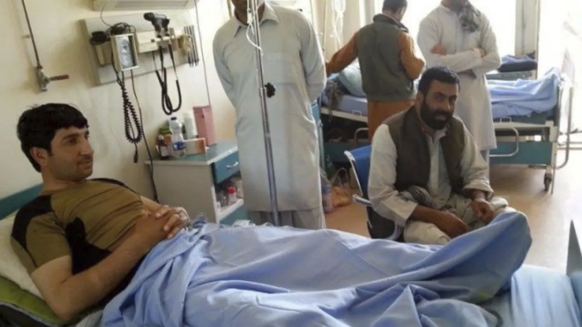 阿富汗特種警察穆罕默德・哈利德・瓦達克(Mohammad Khalid Wardak,左)曾多次負傷,但仍戰鬥不懈(AP)