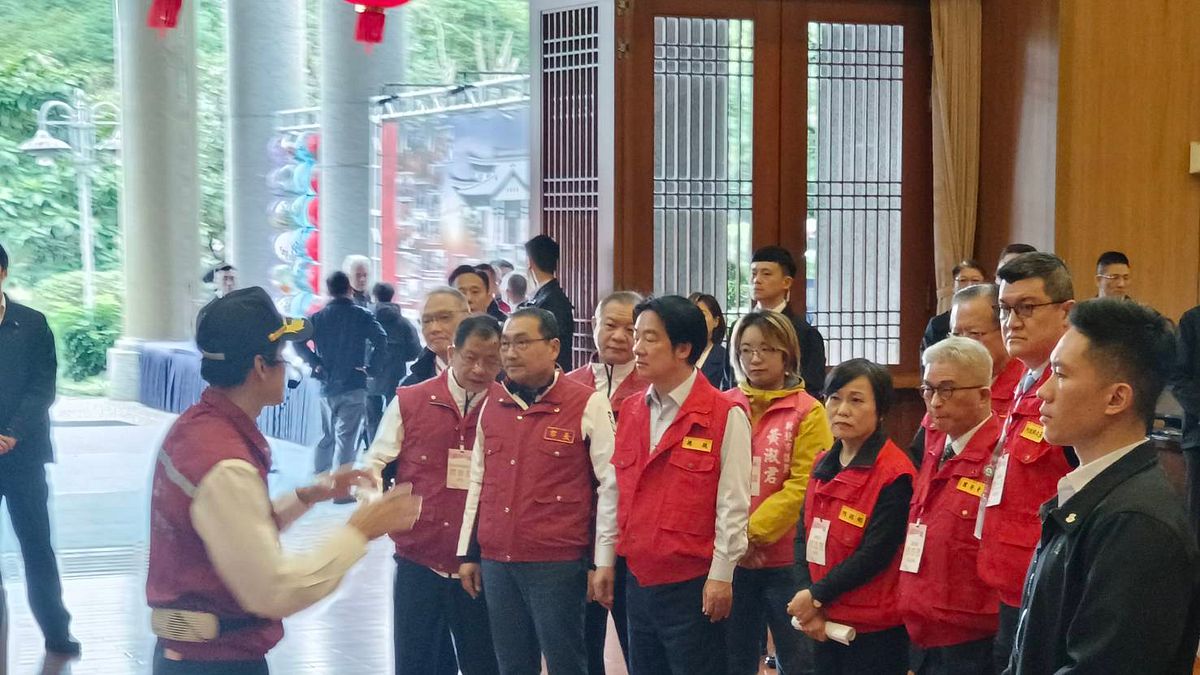 賴清德總統於今(24)日上午至新北市視察防災協作中心運作情形。(圖/新北市消防局提供) 賴清德總統於今(24)日上午至新北市視察防災協作中心運作情形。(圖/新北市消防局提供)