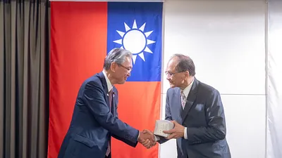 台灣和與那國島7月4日將進行直航試行,立法院長游錫堃(右)與日華懇會長古屋圭司(左)為台日對口外,出席名單中還包括日本前軍方極高層。(取自游錫堃臉書)