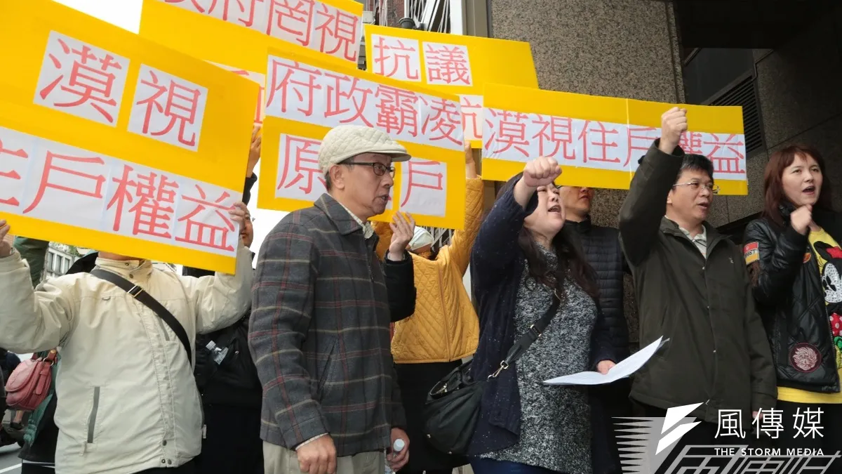台北市長柯文哲推動公共住宅,卻遭到部分聯開宅住戶抗議。(余志偉攝)