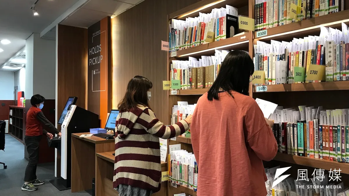 筆者認為,統計數據凸顯高財政資源縣市反而在圖書資源分配落後的矛盾,反映出閱讀政策缺乏配套與地方執行力不均。改善閱讀風氣不能只靠場館與藏書,更需制度性配置專職圖書教師、更新館藏(教育部提供)
