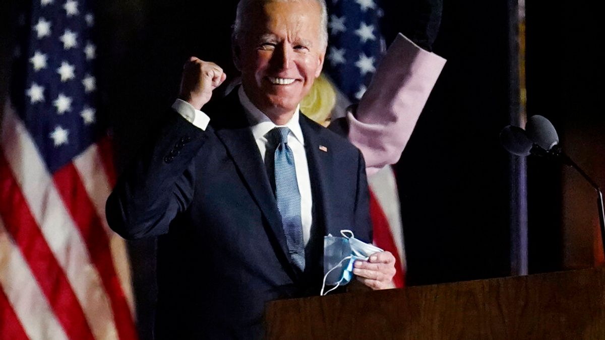 拜登在當地時間11月4日(投票日次日)凌晨出面發表談話,表示他堅信可以贏得最後勝利。(美聯社) 拜登在當地時間11月4日(投票日次日)凌晨出面發表談話,表示他堅信可以贏得最後勝利。(美聯社)