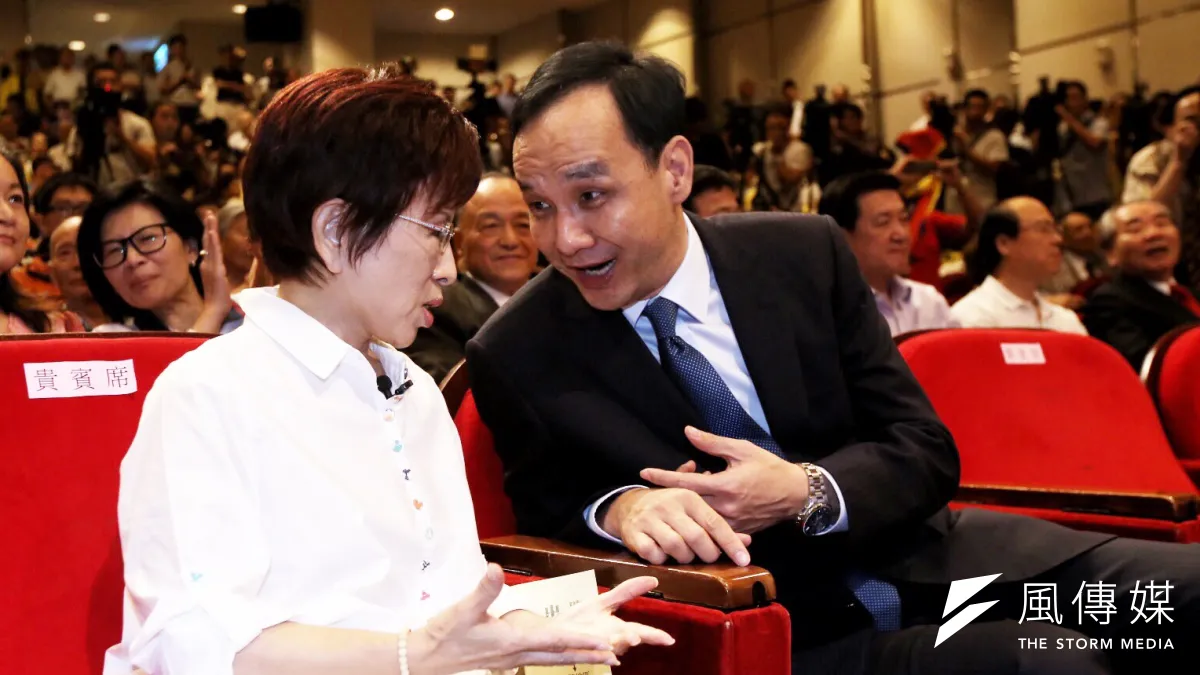 國民黨總統參選人洪秀柱聲勢低迷,「抽柱換朱」傳聞不斷,國民黨主席朱立倫25日澄清表示,這些都是傳聞。(資料照,林韶安攝)