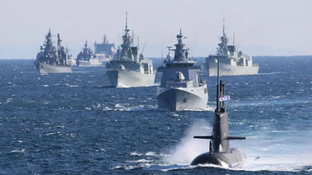 澳洲皇家海軍的法恩庫姆號潛艦與日本的海上自衛隊一同進行演訓。(澳洲皇家海軍官網)