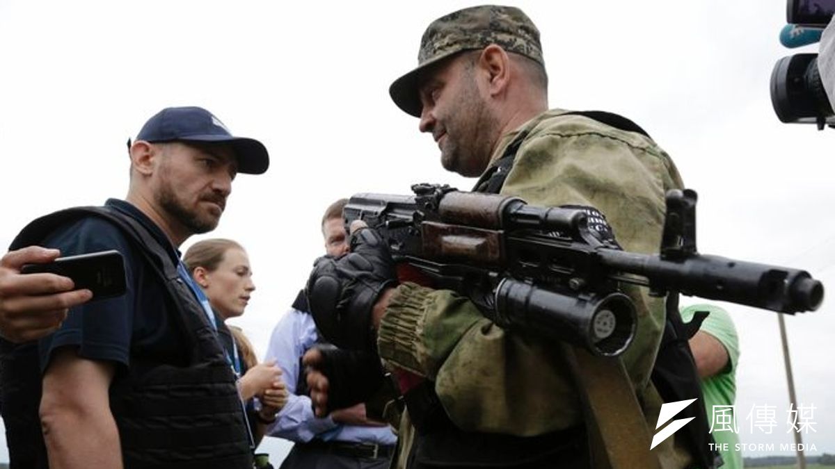 闖下滔天大禍的烏克蘭叛軍,百般阻撓調查工作。(美聯社) 闖下滔天大禍的烏克蘭叛軍,百般阻撓調查工作。(美聯社)