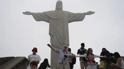 武漢肺炎:巴西里約熱內盧熱門景點基督像(AP)
