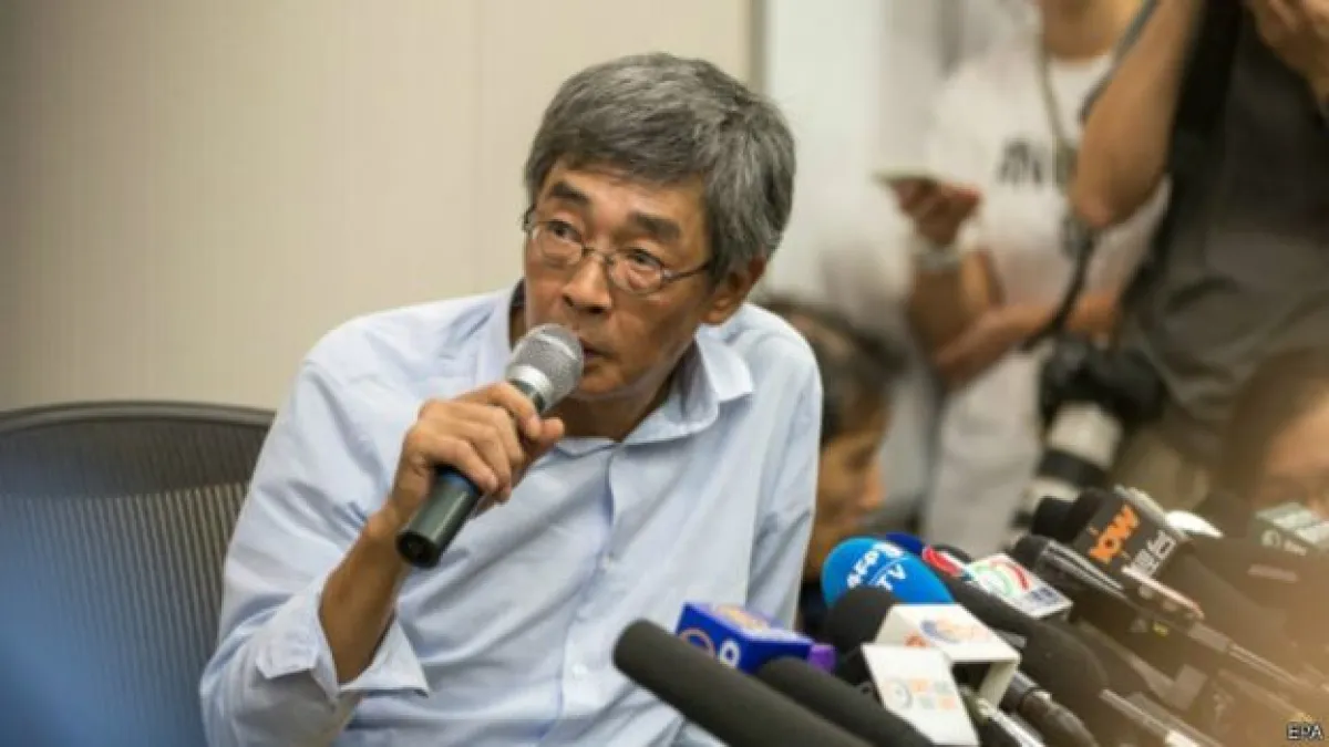 林榮基指他是在深圳過關時被帶走後。在深圳的拘留所逗留一天後,被帶走到寧波。他坐火車的13、14小時期間,全程眼睛被蒙著。(圖/EPA)