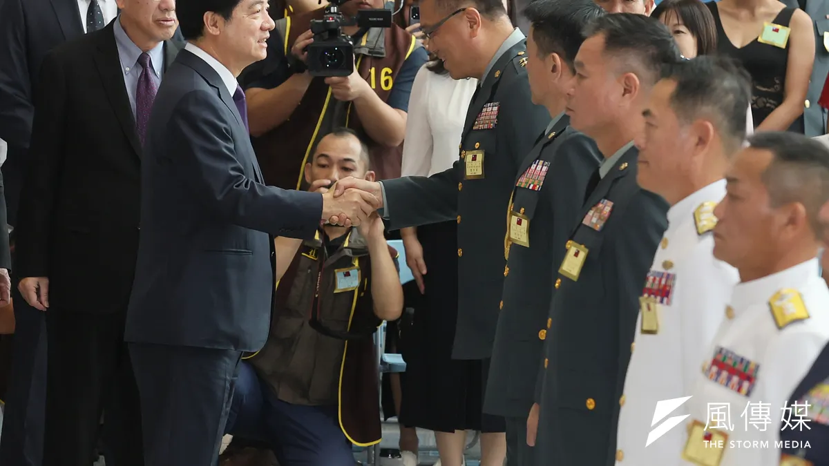 總統賴清德8月間出席「113年上半年陸海空軍晉任將官勗勉典禮」,事後傳出他為將領未起立而不快。(柯承惠攝)