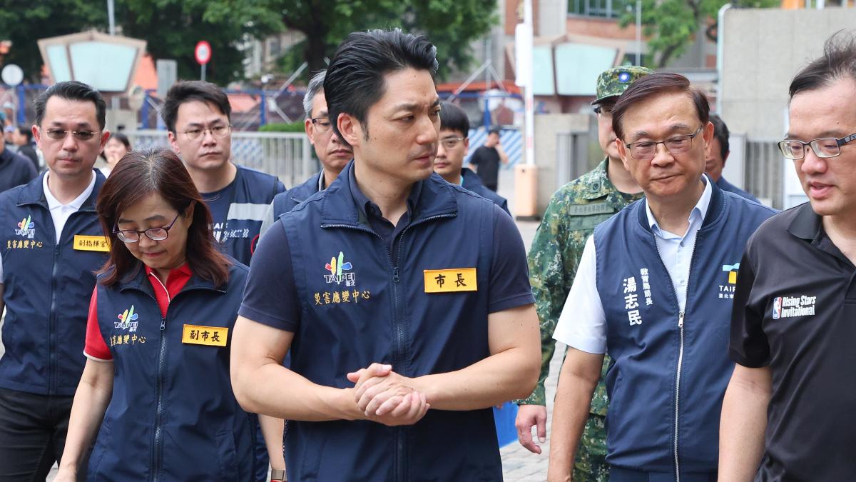 北市颱風假「台股躲噴」被罵翻 黃揚明提1事酸綠營:乾脆交給金管會決定