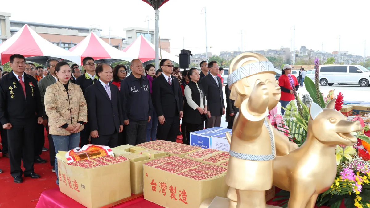 嘉義縣長張花冠率縣府團隊參加臺灣燈會主燈安座大典。(圖/嘉義縣政府提供)